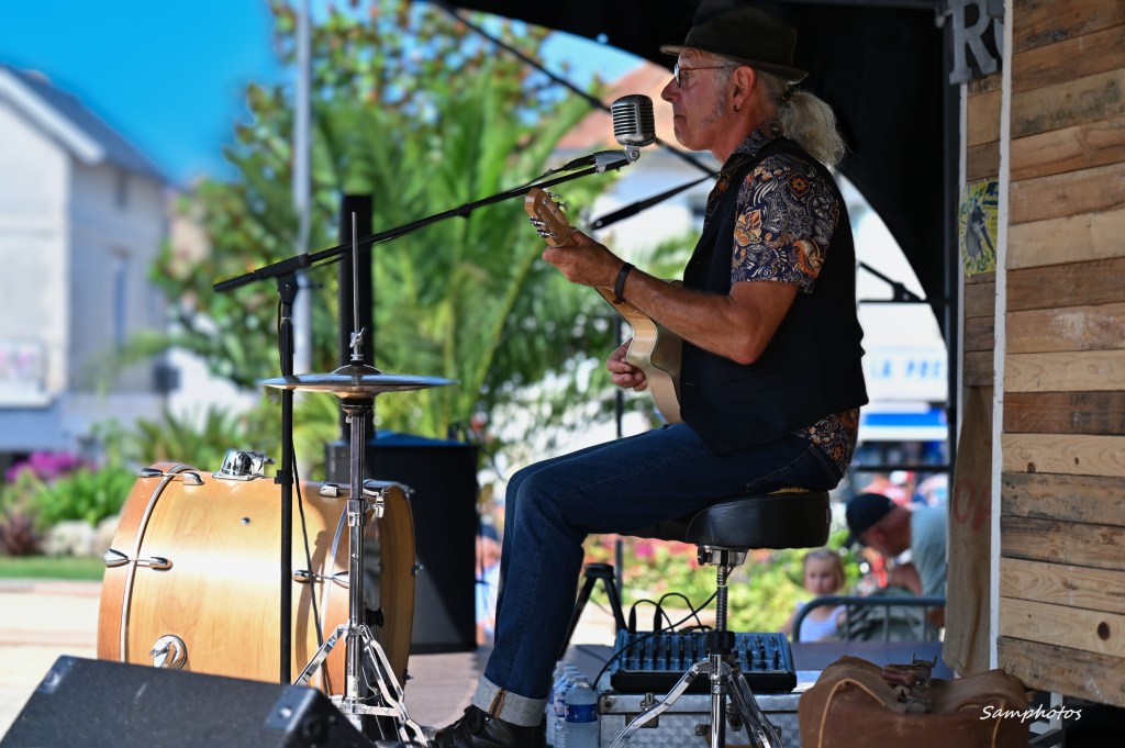 DOC ROBIN One Man Band-Ukulélé-Standards Jazz - Rock'n Roll 50's